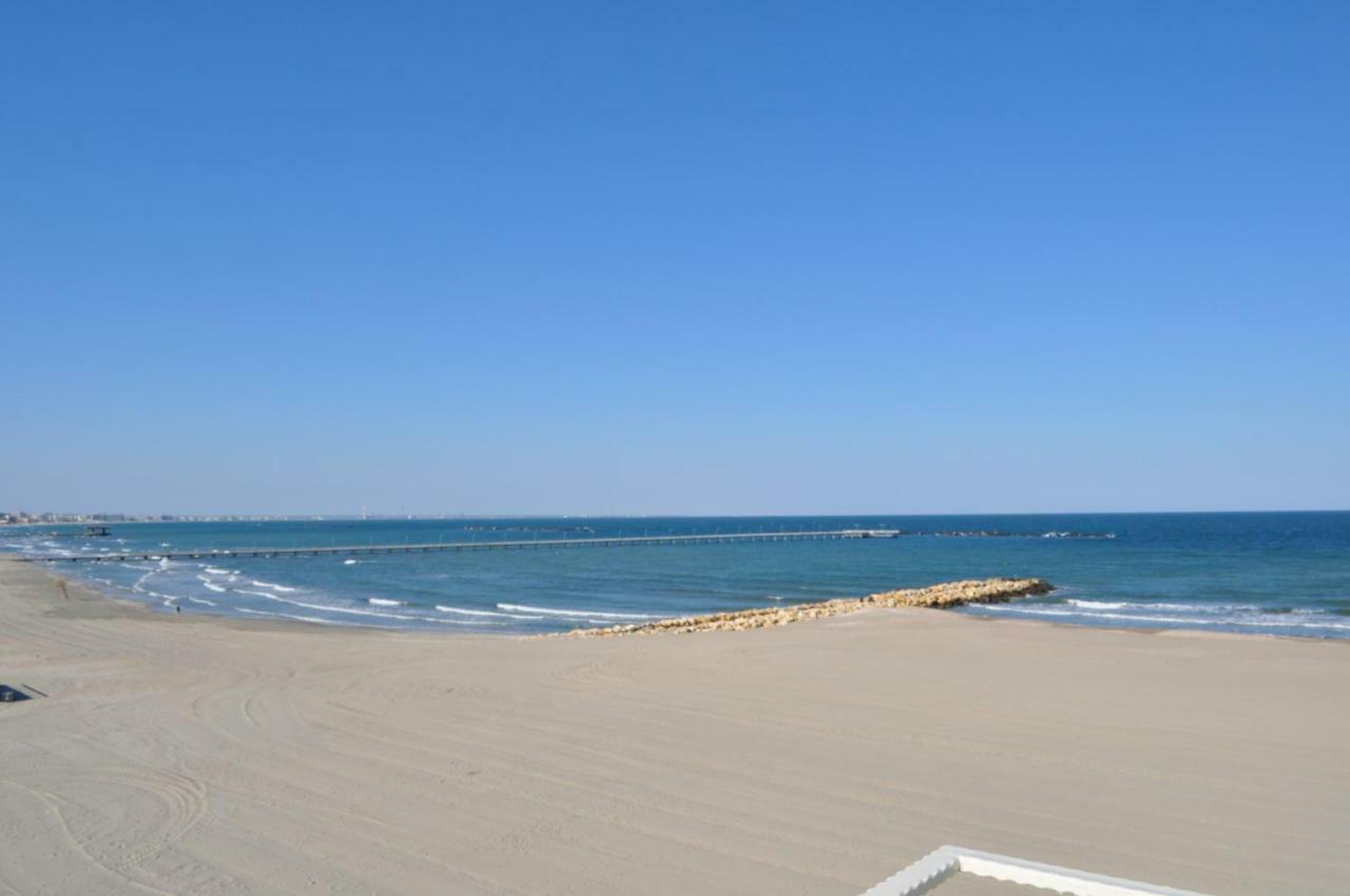 Hotel Golden Palace Mamaia Exterior foto